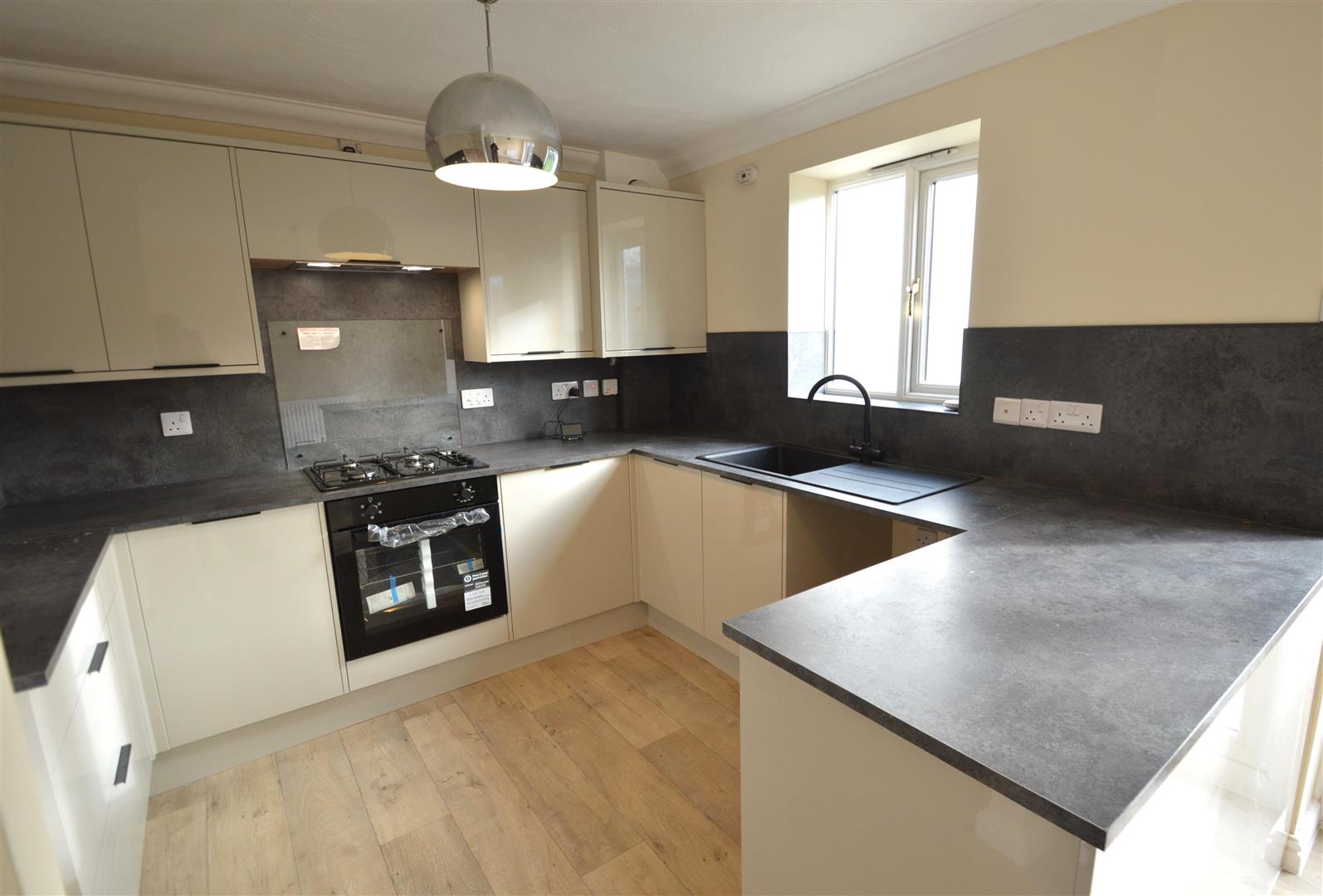 9 Badgers Brook Close, Ystradowen, Cowbridge, CF71 7TY